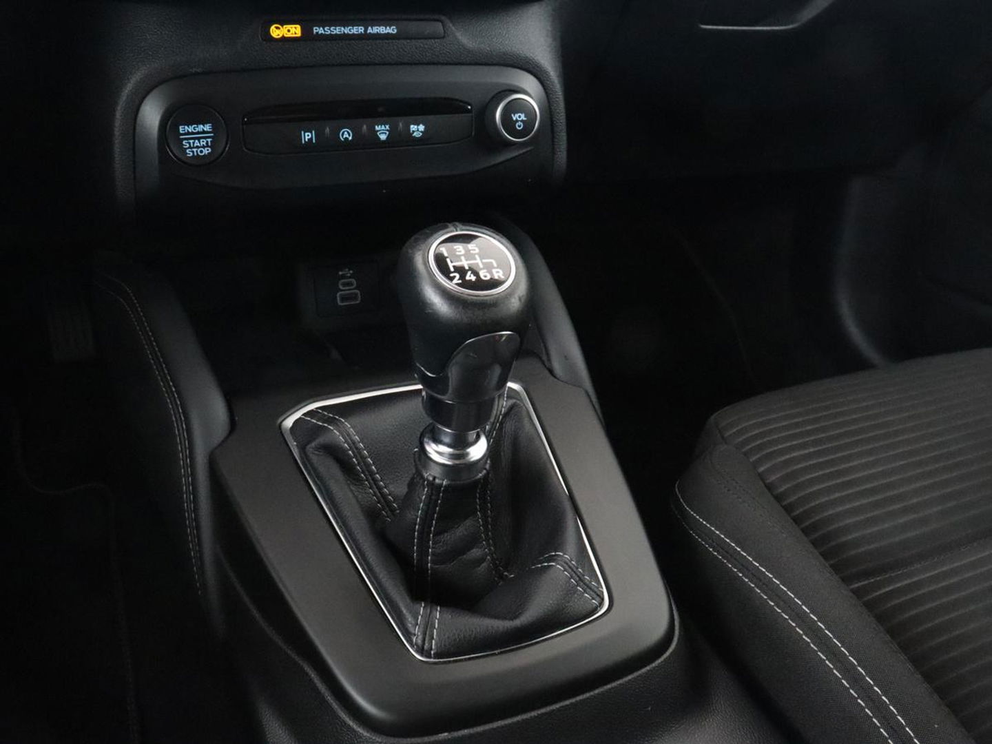 Ford Focus 1.0 EcoBoost Hybrid Titanium X | Stoel & stuurverwarming | Camera | Digital Cockpit | Carplay | Navigatie | Climate control