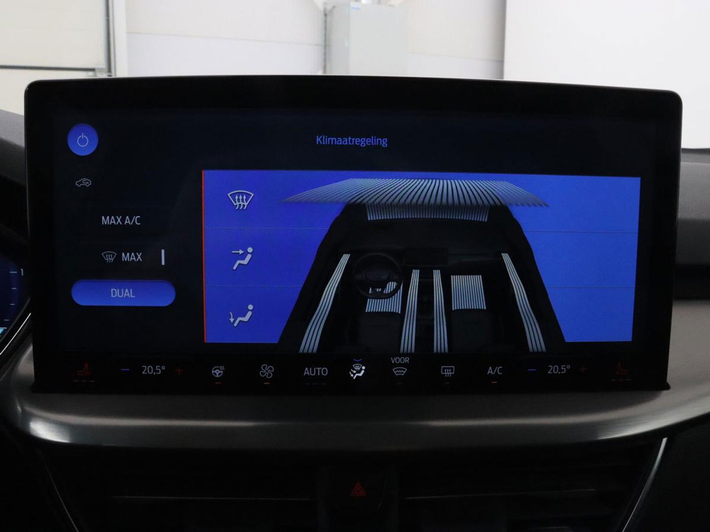Ford Focus 1.0 EcoBoost Hybrid Titanium X | Stoel & stuurverwarming | Camera | Digital Cockpit | Carplay | Navigatie | Climate control