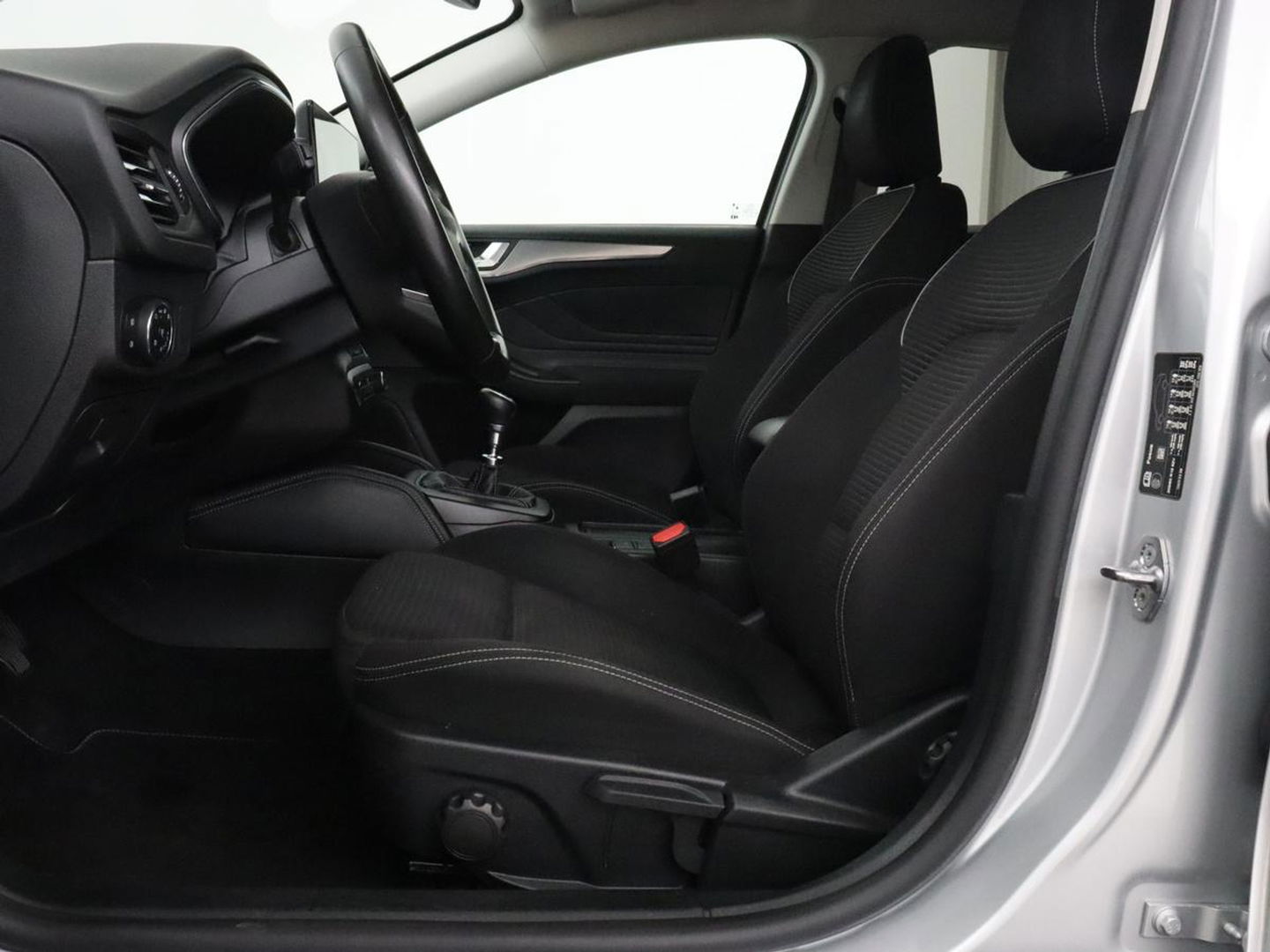 Ford Focus 1.0 EcoBoost Hybrid Titanium X | Stoel & stuurverwarming | Camera | Digital Cockpit | Carplay | Navigatie | Climate control