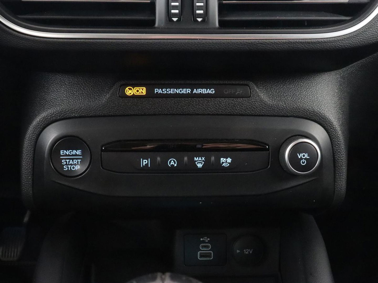 Ford Focus 1.0 EcoBoost Hybrid Titanium X | Stoel & stuurverwarming | Camera | Digital Cockpit | Carplay | Navigatie | Climate control