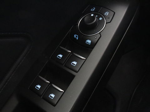 Ford Focus 1.0 EcoBoost Hybrid Titanium X | Stoel & stuurverwarming | Camera | Digital Cockpit | Carplay | Navigatie | Climate control