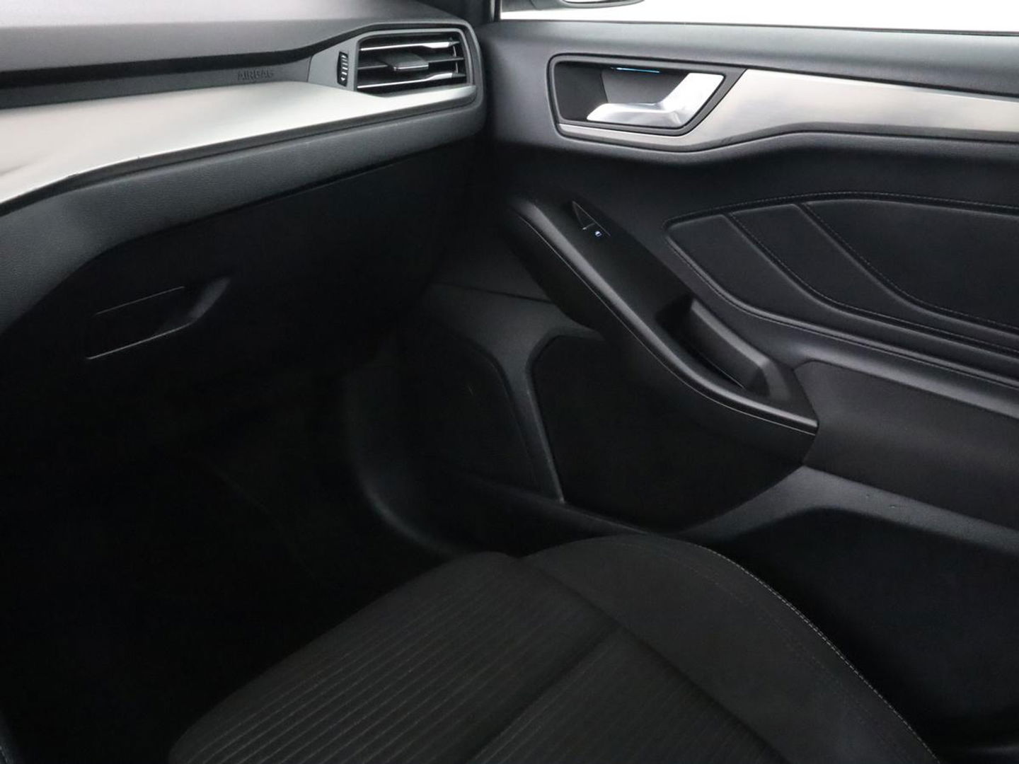 Ford Focus 1.0 EcoBoost Hybrid Titanium X | Stoel & stuurverwarming | Camera | Digital Cockpit | Carplay | Navigatie | Climate control