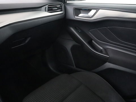 Ford Focus 1.0 EcoBoost Hybrid Titanium X | Stoel & stuurverwarming | Camera | Digital Cockpit | Carplay | Navigatie | Climate control