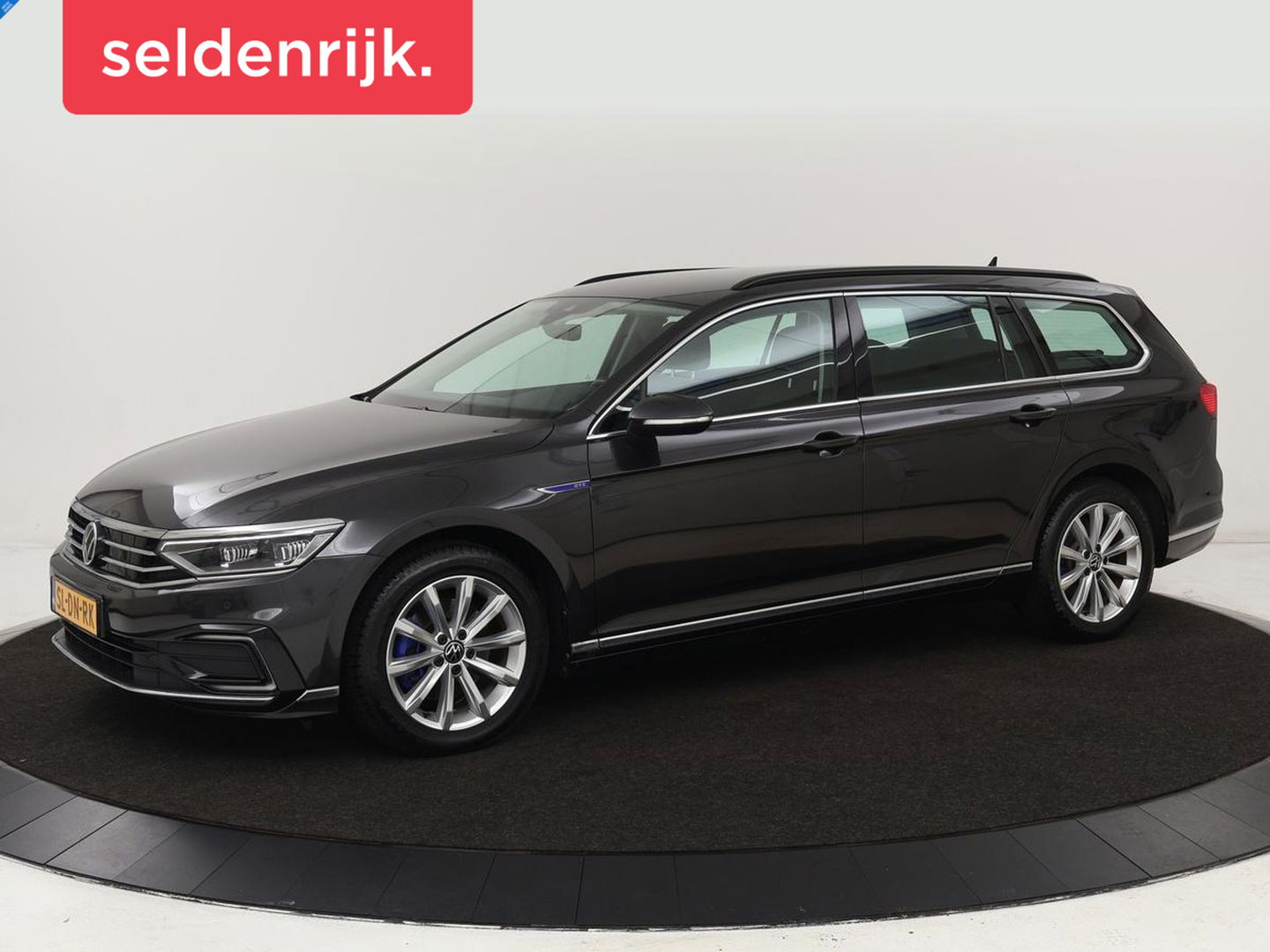 Volkswagen Passat 1.4 TSI PHEV GTE | Adaptive cruise | Camera | Matrix LED | Carplay | Navigatie | Climate control | Parkeerhulp | DAB