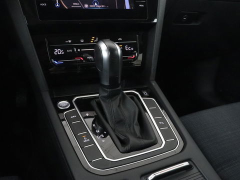 Volkswagen Passat 1.4 TSI PHEV GTE | Adaptive cruise | Camera | Matrix LED | Carplay | Navigatie | Climate control | Parkeerhulp | DAB