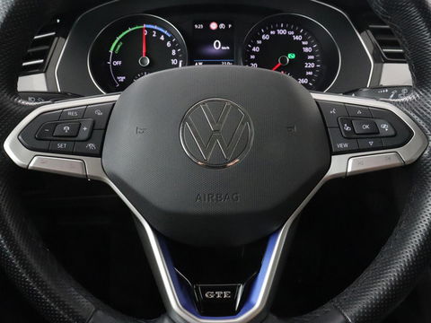 Volkswagen Passat 1.4 TSI PHEV GTE | Adaptive cruise | Camera | Matrix LED | Carplay | Navigatie | Climate control | Parkeerhulp | DAB