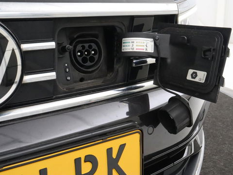 Volkswagen Passat 1.4 TSI PHEV GTE | Adaptive cruise | Camera | Matrix LED | Carplay | Navigatie | Climate control | Parkeerhulp | DAB