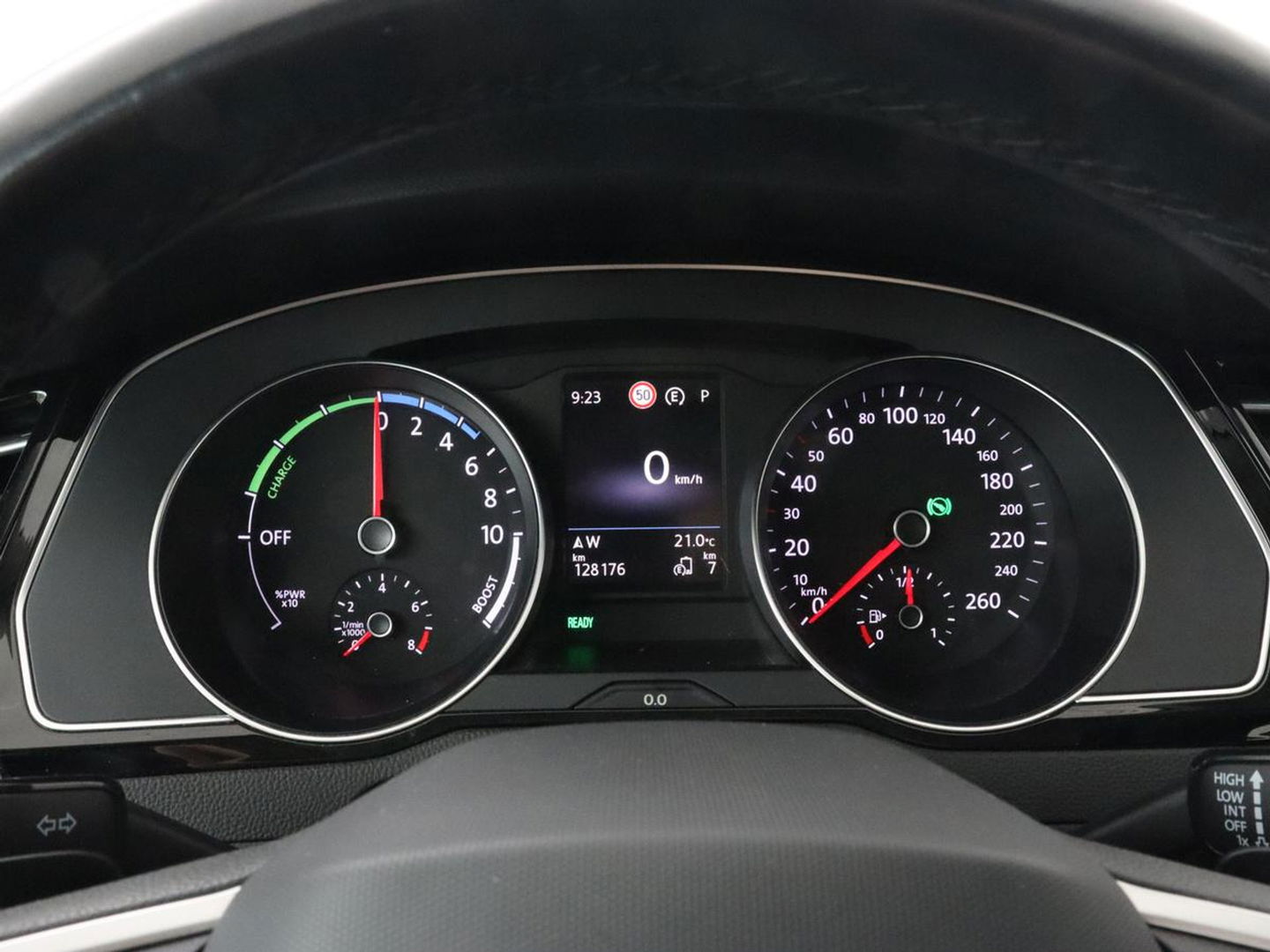 Volkswagen Passat 1.4 TSI PHEV GTE | Adaptive cruise | Camera | Matrix LED | Carplay | Navigatie | Climate control | Parkeerhulp | DAB