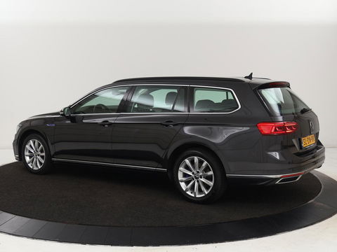 Volkswagen Passat 1.4 TSI PHEV GTE | Adaptive cruise | Camera | Matrix LED | Carplay | Navigatie | Climate control | Parkeerhulp | DAB