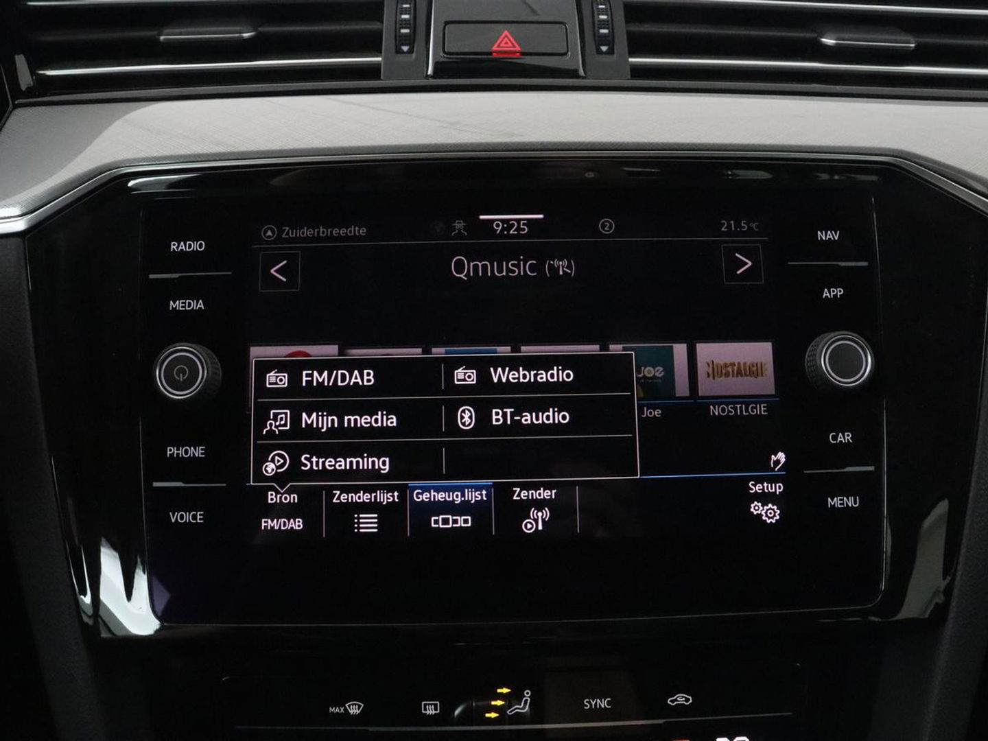 Volkswagen Passat 1.4 TSI PHEV GTE | Adaptive cruise | Camera | Matrix LED | Carplay | Navigatie | Climate control | Parkeerhulp | DAB