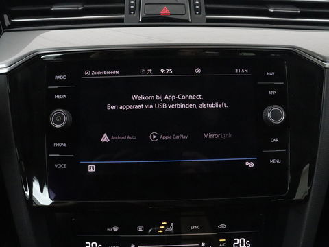 Volkswagen Passat 1.4 TSI PHEV GTE | Adaptive cruise | Camera | Matrix LED | Carplay | Navigatie | Climate control | Parkeerhulp | DAB