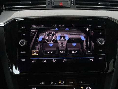 Volkswagen Passat 1.4 TSI PHEV GTE | Adaptive cruise | Camera | Matrix LED | Carplay | Navigatie | Climate control | Parkeerhulp | DAB