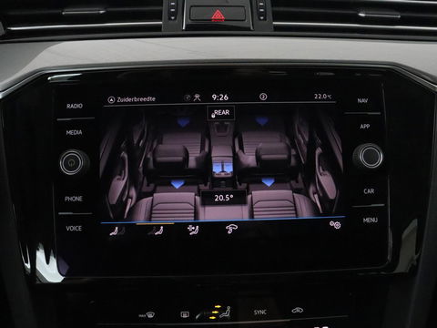 Volkswagen Passat 1.4 TSI PHEV GTE | Adaptive cruise | Camera | Matrix LED | Carplay | Navigatie | Climate control | Parkeerhulp | DAB