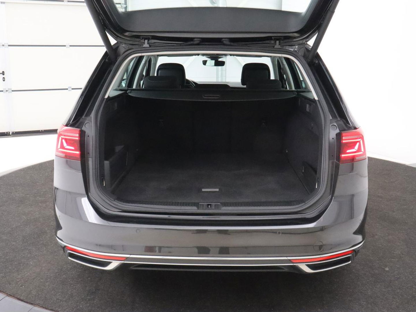 Volkswagen Passat 1.4 TSI PHEV GTE | Adaptive cruise | Camera | Matrix LED | Carplay | Navigatie | Climate control | Parkeerhulp | DAB