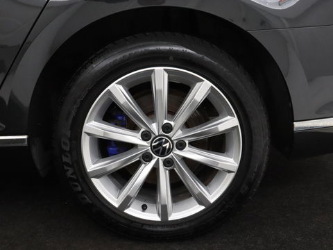 Volkswagen Passat 1.4 TSI PHEV GTE | Adaptive cruise | Camera | Matrix LED | Carplay | Navigatie | Climate control | Parkeerhulp | DAB
