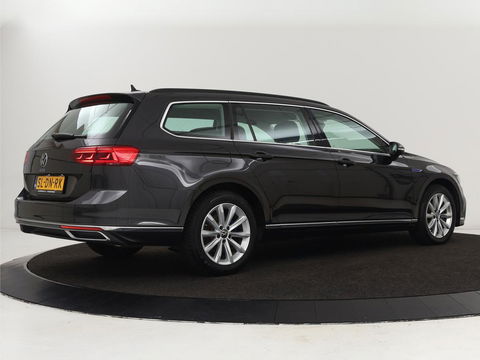 Volkswagen Passat 1.4 TSI PHEV GTE | Adaptive cruise | Camera | Matrix LED | Carplay | Navigatie | Climate control | Parkeerhulp | DAB