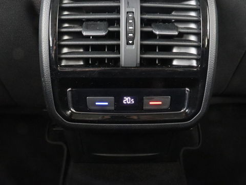 Volkswagen Passat 1.4 TSI PHEV GTE | Adaptive cruise | Camera | Matrix LED | Carplay | Navigatie | Climate control | Parkeerhulp | DAB