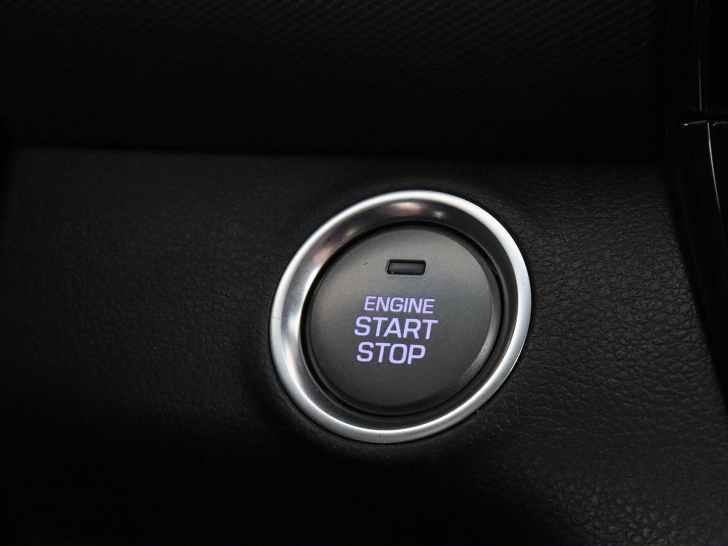 Hyundai IONIQ 1.6 GDi Premium+ | Stoelventilatie | Leder | Trekhaak | Camera | Memory | Infinity Sound | Adaptive cruise | Navigatie | Achterbankverwarming | Keyless | Full LED