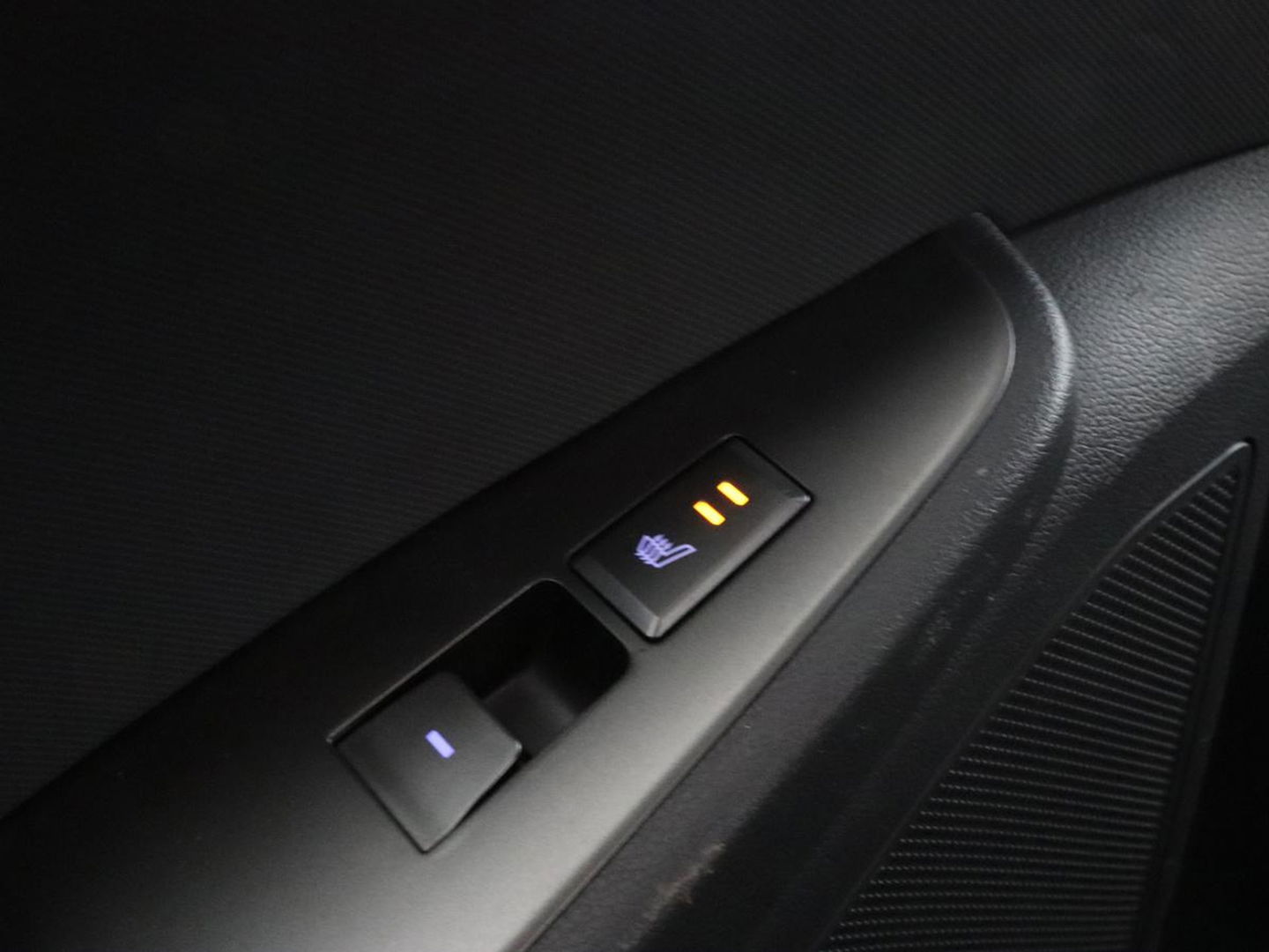 Hyundai IONIQ 1.6 GDi Premium+ | Stoelventilatie | Leder | Trekhaak | Camera | Memory | Infinity Sound | Adaptive cruise | Navigatie | Achterbankverwarming | Keyless | Full LED