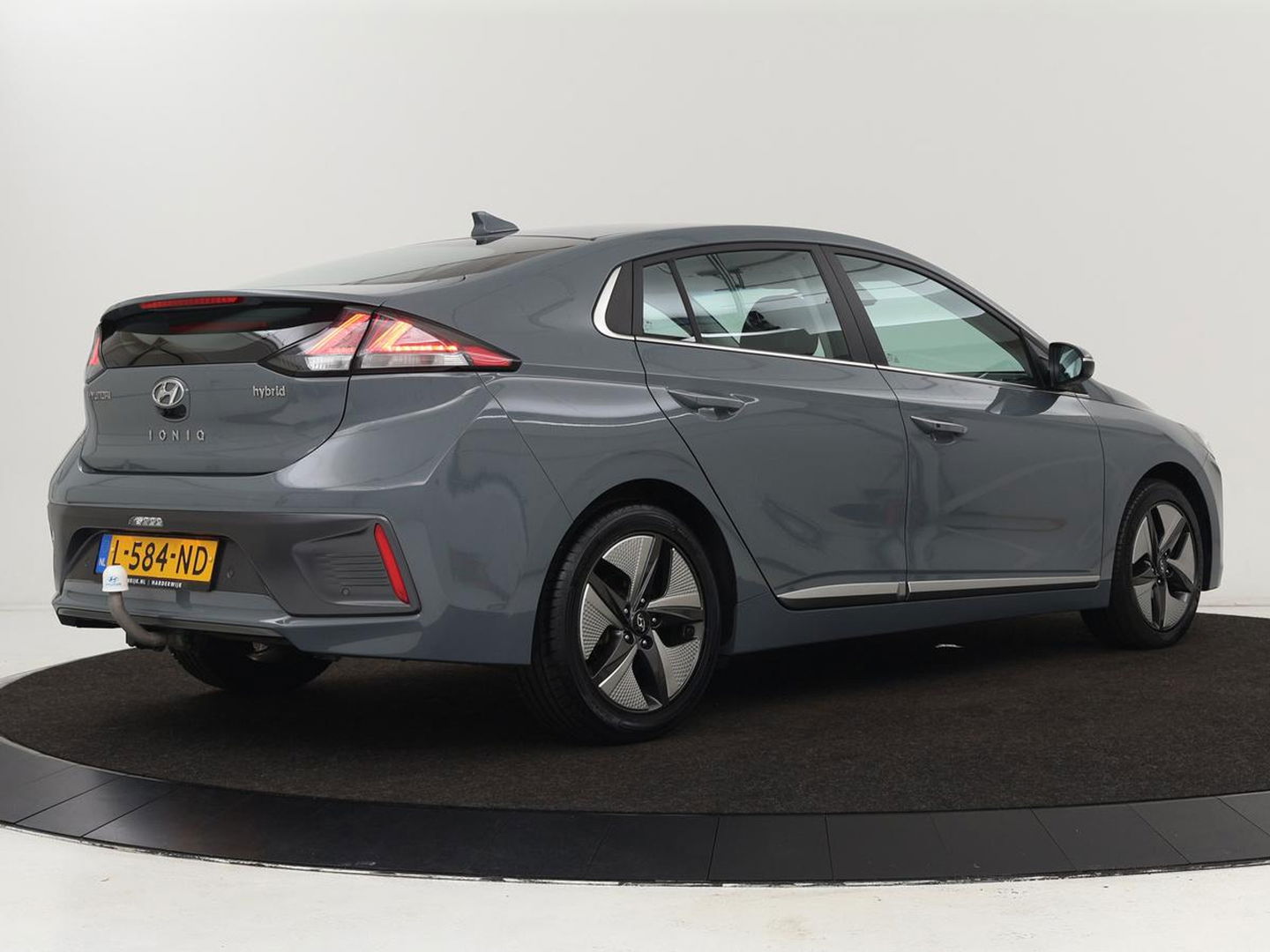 Hyundai IONIQ 1.6 GDi Premium+ | Stoelventilatie | Leder | Trekhaak | Camera | Memory | Infinity Sound | Adaptive cruise | Navigatie | Achterbankverwarming | Keyless | Full LED