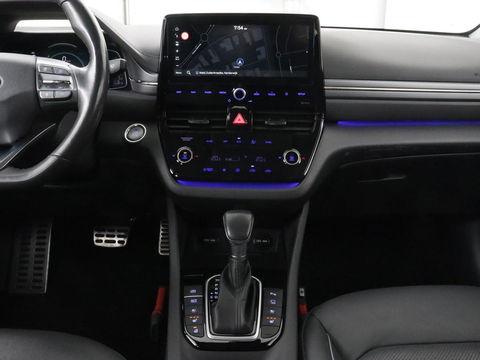 Hyundai IONIQ 1.6 GDi Premium+ | Stoelventilatie | Leder | Trekhaak | Camera | Memory | Infinity Sound | Adaptive cruise | Navigatie | Achterbankverwarming | Keyless | Full LED