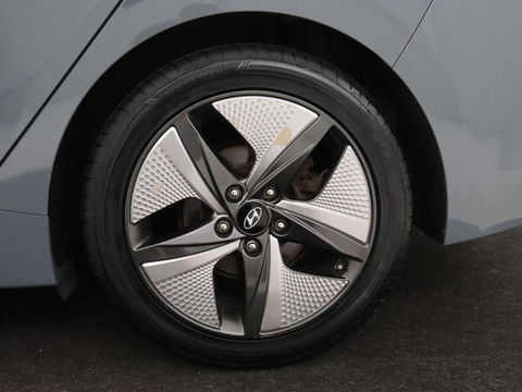 Hyundai IONIQ 1.6 GDi Premium+ | Stoelventilatie | Leder | Trekhaak | Camera | Memory | Infinity Sound | Adaptive cruise | Navigatie | Achterbankverwarming | Keyless | Full LED