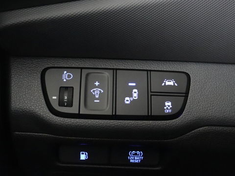 Hyundai IONIQ 1.6 GDi Premium+ | Stoelventilatie | Leder | Trekhaak | Camera | Memory | Infinity Sound | Adaptive cruise | Navigatie | Achterbankverwarming | Keyless | Full LED