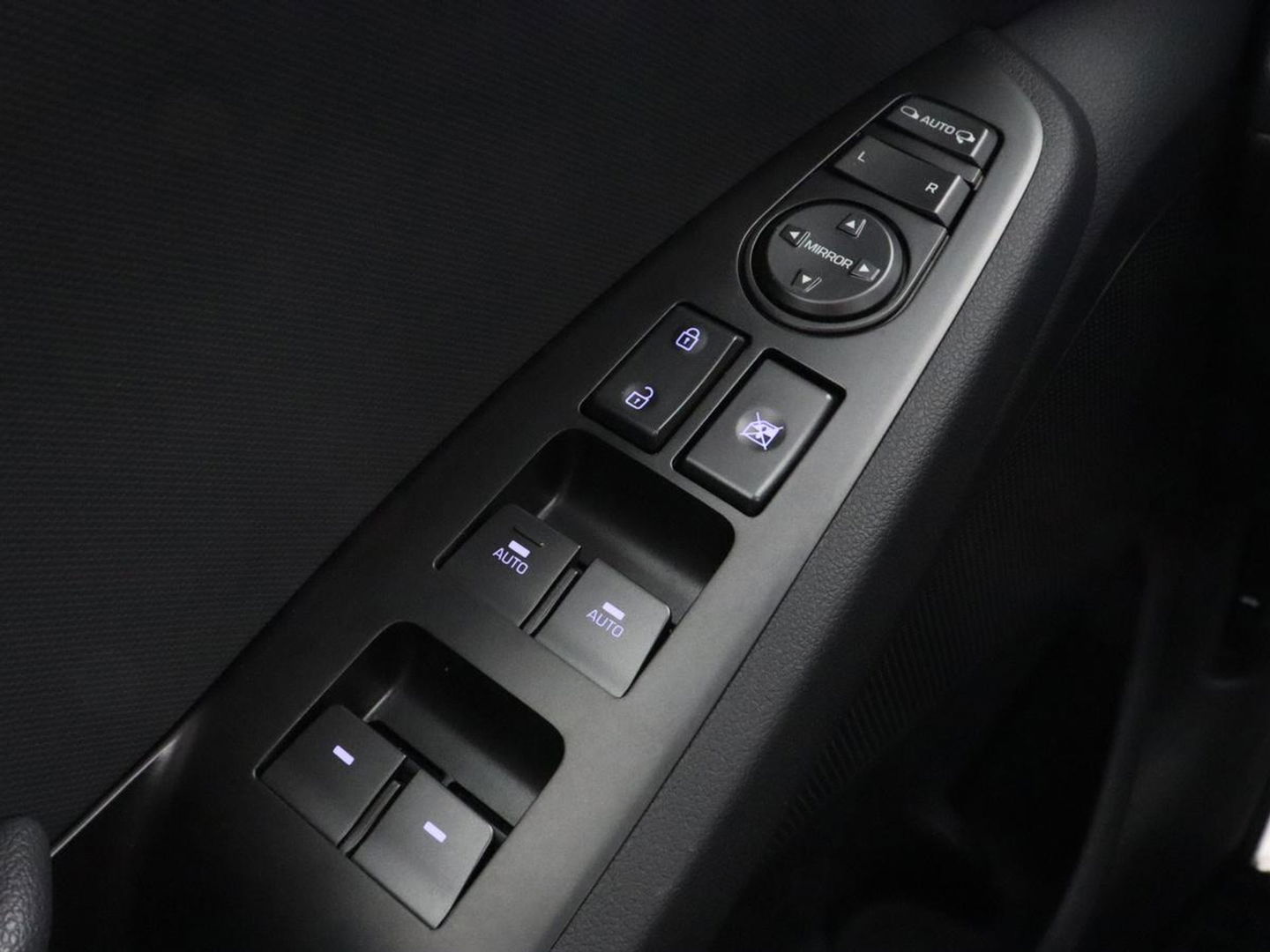 Hyundai IONIQ 1.6 GDi Premium+ | Stoelventilatie | Leder | Trekhaak | Camera | Memory | Infinity Sound | Adaptive cruise | Navigatie | Achterbankverwarming | Keyless | Full LED
