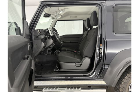 Suzuki Jimny 1.5 Allgrip 4x4 Airco Bullbar Lier Trekhaak Camera Cruise Navi LED Sidebars 4 Persoons 15"LMV
