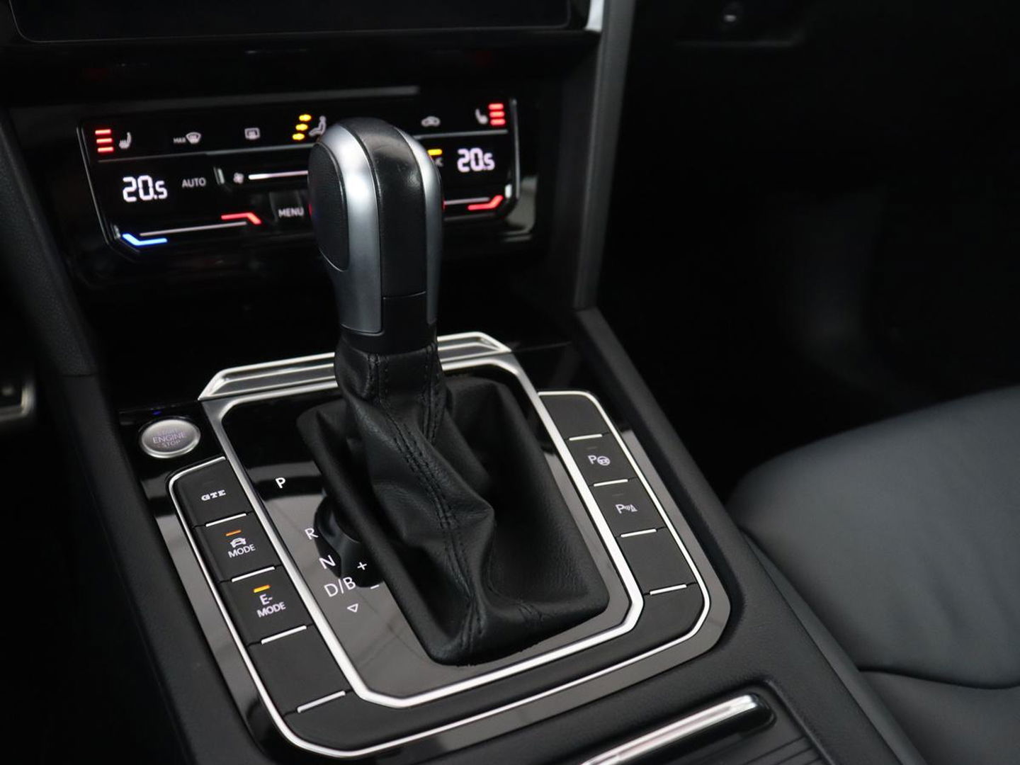 Volkswagen Arteon 1.4 eHybrid Elegance Business Exclusive | Camera | Head-up | LED | Virtual Cockpit | Pano.Dak | Stoelverwarming |