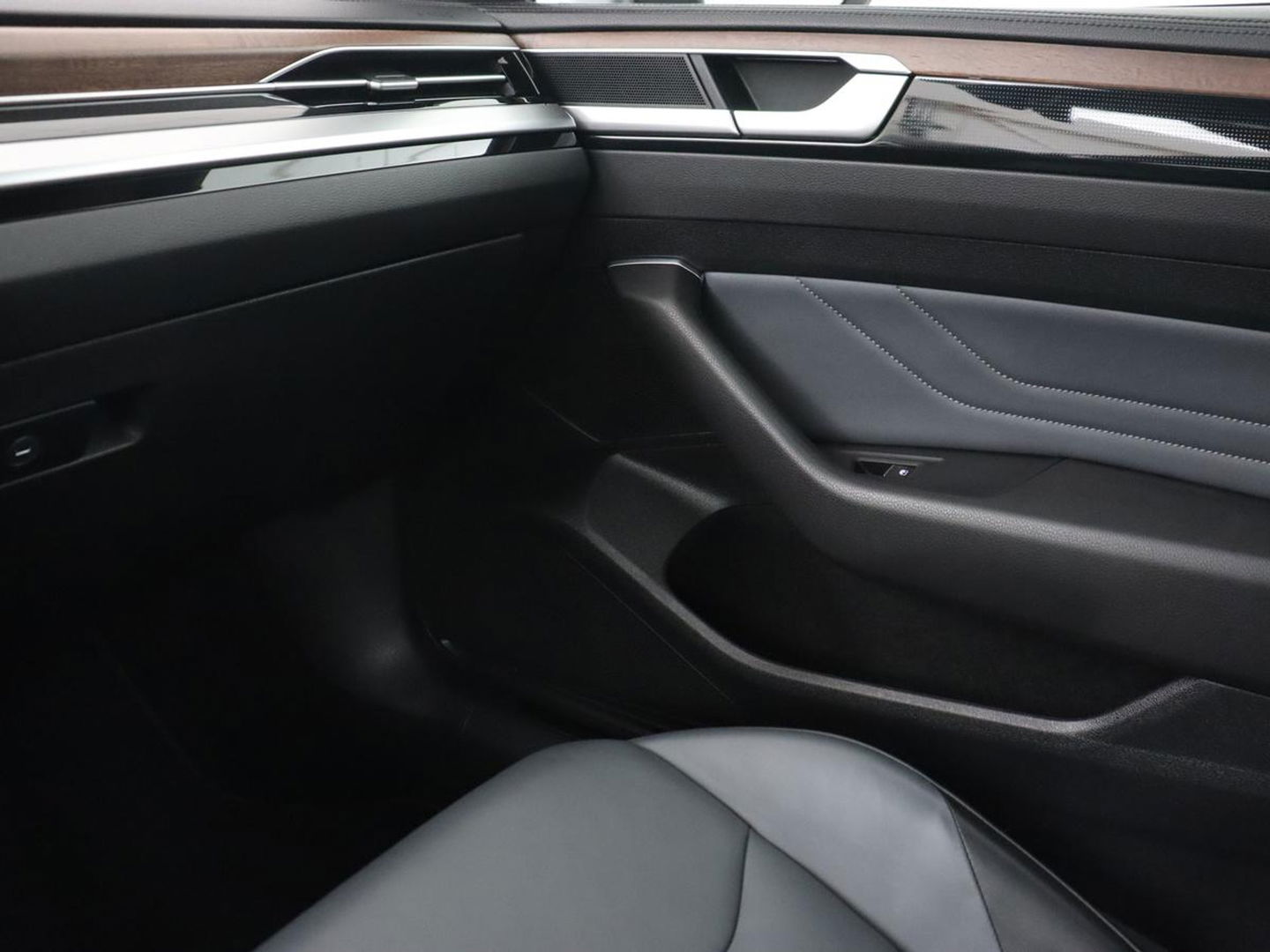 Volkswagen Arteon 2.0 TSI Elegance Business Exclusive | Camera | Head-up | LED | Virtual Cockpit | Pano.Dak | Stoelverwarming |