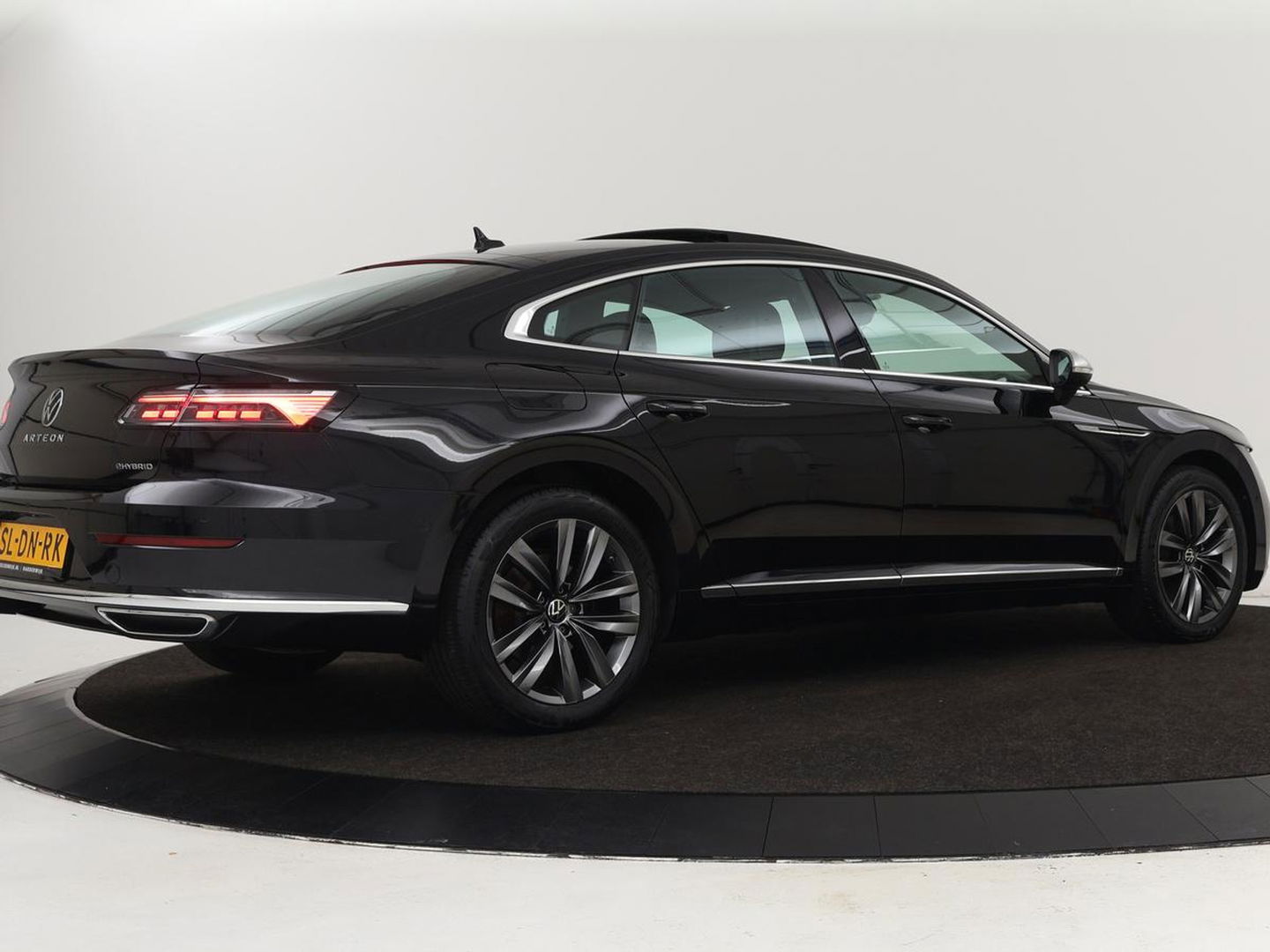 Volkswagen Arteon 2.0 TSI Elegance Business Exclusive | Camera | Head-up | LED | Virtual Cockpit | Pano.Dak | Stoelverwarming |