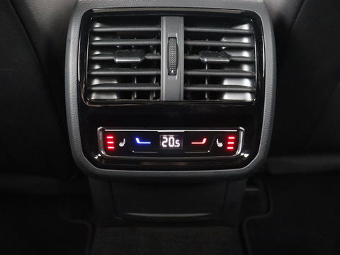 Volkswagen Arteon 2.0 TSI Elegance Business Exclusive | Camera | Head-up | LED | Virtual Cockpit | Pano.Dak | Stoelverwarming |