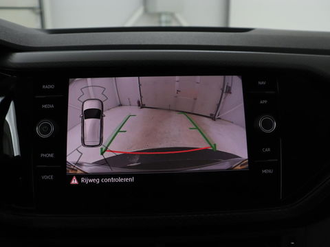 Volkswagen T-Cross 1.0 TSI Life Business | Stoelverwarming | Camera | Virtual Cockpit | Carplay | Adaptive cruise | Climate control | Dodehoek detectie | Navigatie