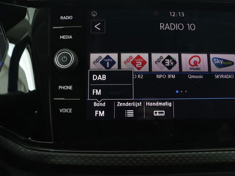 Volkswagen T-Cross 1.0 TSI Life Business | Stoelverwarming | Camera | Virtual Cockpit | Carplay | Adaptive cruise | Climate control | Dodehoek detectie | Navigatie