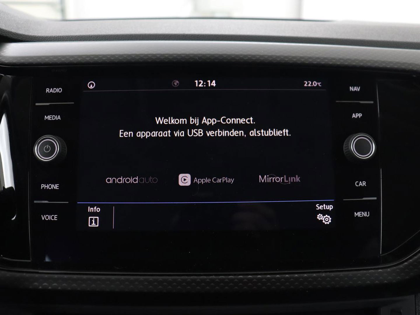 Volkswagen T-Cross 1.0 TSI Life Business | Stoelverwarming | Camera | Virtual Cockpit | Carplay | Adaptive cruise | Climate control | Dodehoek detectie | Navigatie