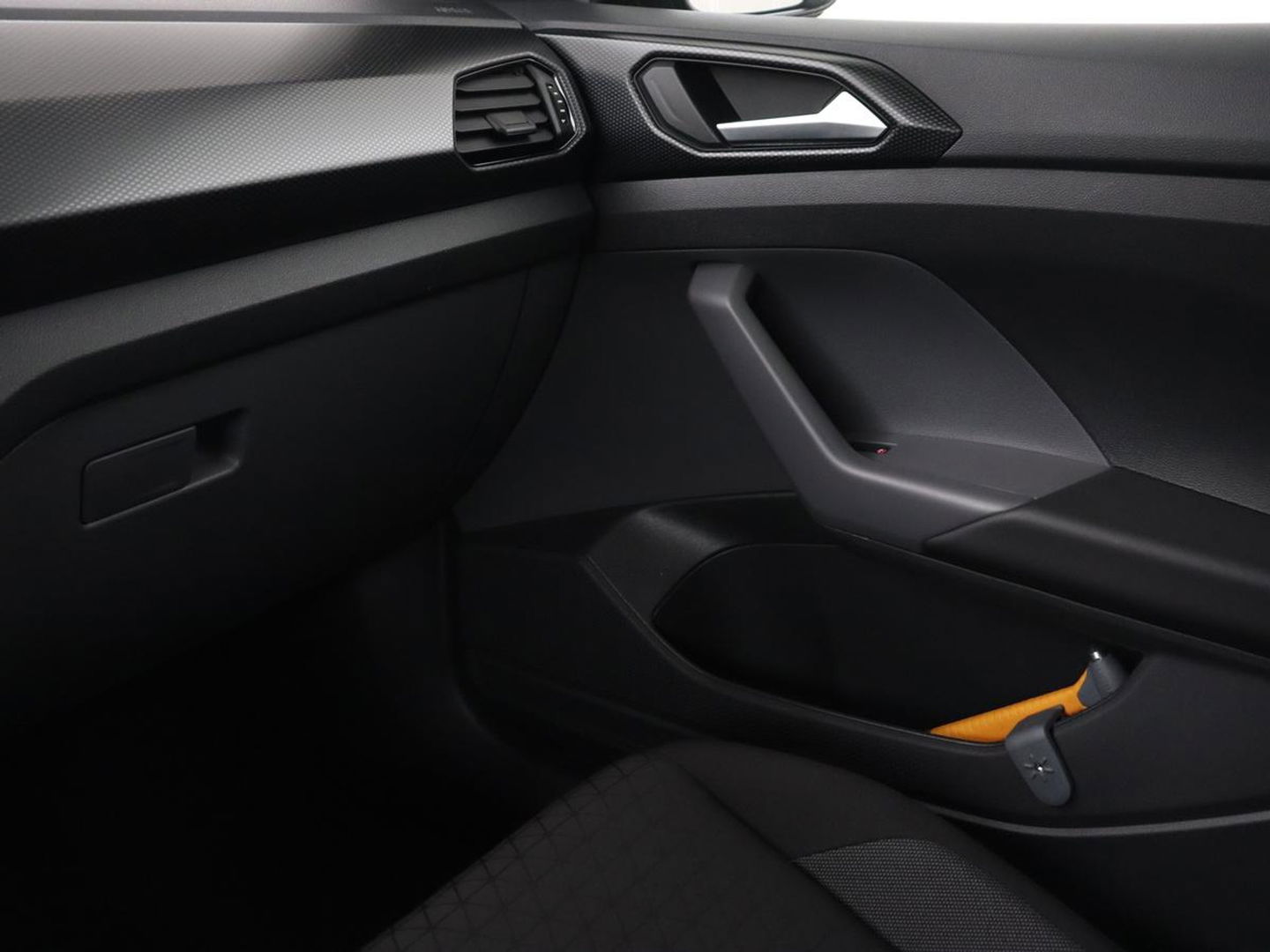 Volkswagen T-Cross 1.0 TSI Life Business | Stoelverwarming | Camera | Virtual Cockpit | Carplay | Adaptive cruise | Climate control | Dodehoek detectie | Navigatie