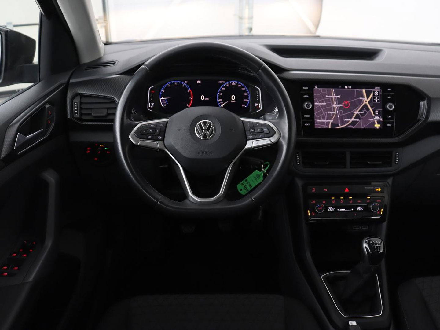 Volkswagen T-Cross 1.0 TSI Life Business | Stoelverwarming | Camera | Virtual Cockpit | Carplay | Adaptive cruise | Climate control | Dodehoek detectie | Navigatie