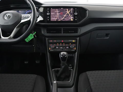 Volkswagen T-Cross 1.0 TSI Life Business | Stoelverwarming | Camera | Virtual Cockpit | Carplay | Adaptive cruise | Climate control | Dodehoek detectie | Navigatie