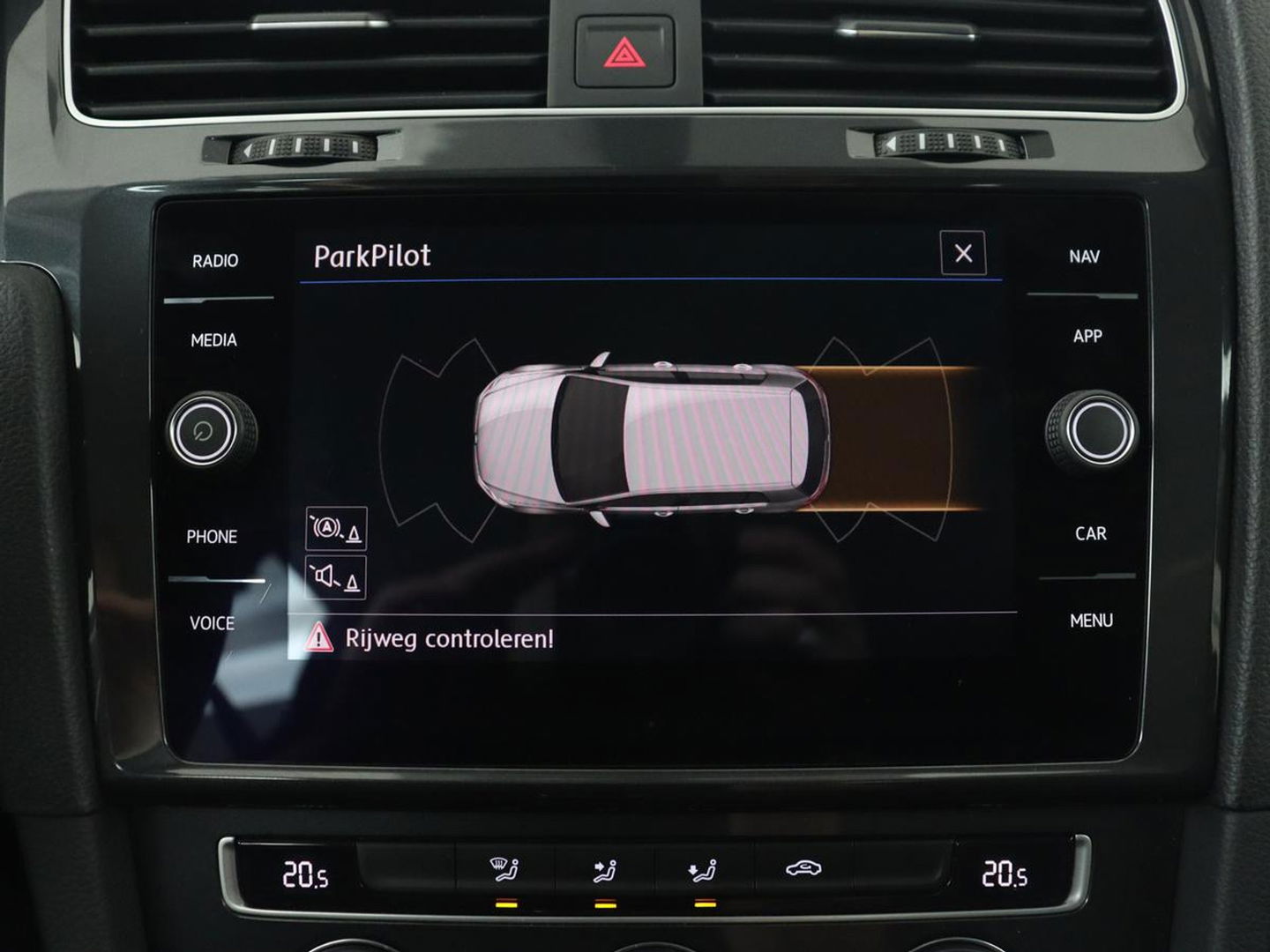 Volkswagen Golf 1.0 TSI Comfortline | Navigatie | Apple Carplay | Parkeerhulp |