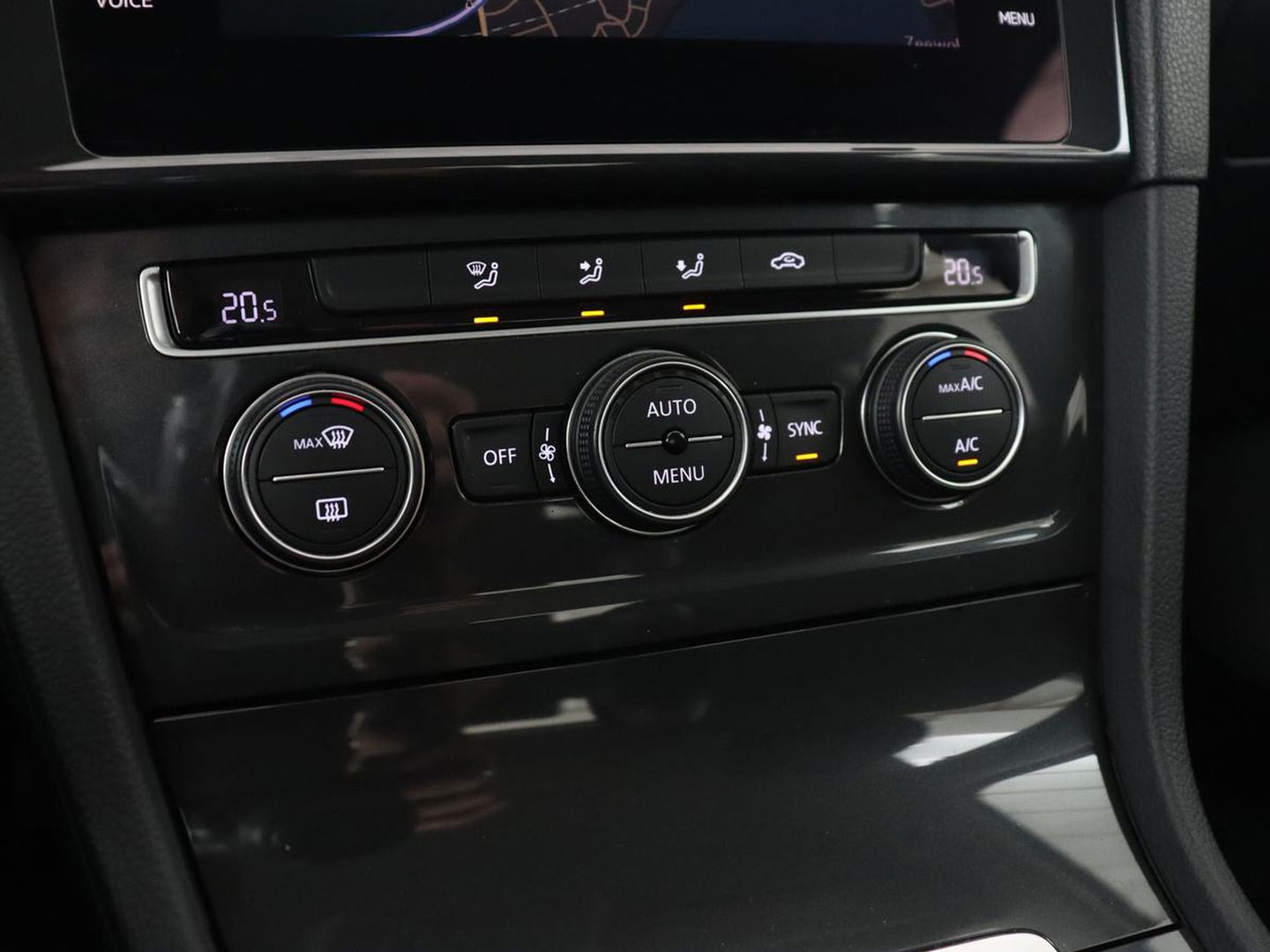 Volkswagen Golf 1.0 TSI Comfortline | Navigatie | Apple Carplay | Parkeerhulp |