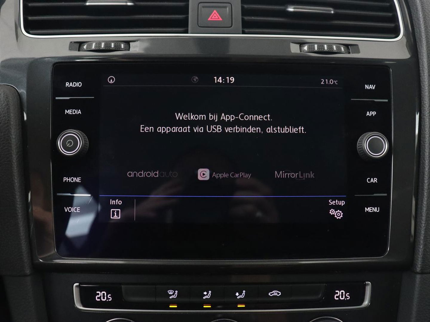 Volkswagen Golf 1.0 TSI Comfortline | Navigatie | Apple Carplay | Parkeerhulp |