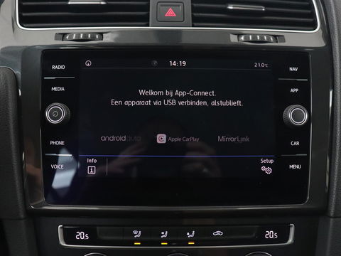 Volkswagen Golf 1.0 TSI Comfortline | Navigatie | Apple Carplay | Parkeerhulp |