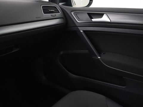 Volkswagen Golf 1.0 TSI Comfortline | Navigatie | Apple Carplay | Parkeerhulp |