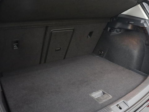 Volkswagen Golf 1.0 TSI Comfortline | Navigatie | Apple Carplay | Parkeerhulp |