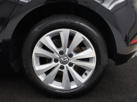 Volkswagen Golf 1.0 TSI Comfortline | Navigatie | Apple Carplay | Parkeerhulp |