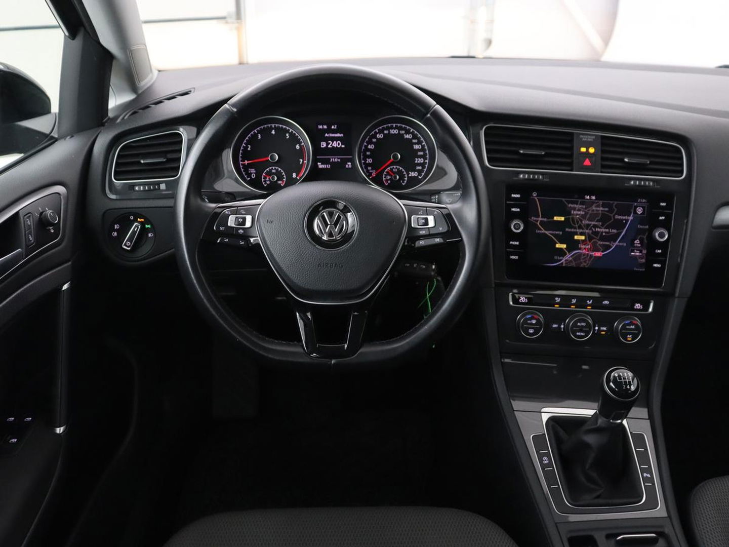 Volkswagen Golf 1.0 TSI Comfortline | Navigatie | Apple Carplay | Parkeerhulp |