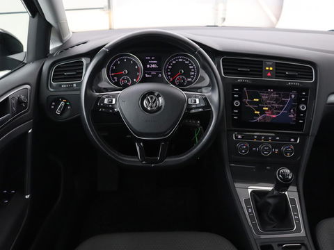 Volkswagen Golf 1.0 TSI Comfortline | Navigatie | Apple Carplay | Parkeerhulp |