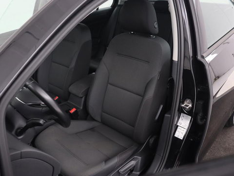Volkswagen Golf 1.0 TSI Comfortline | Navigatie | Apple Carplay | Parkeerhulp |