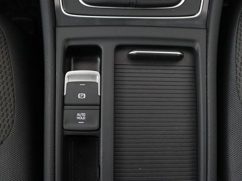 Volkswagen Golf 1.0 TSI Comfortline | Navigatie | Apple Carplay | Parkeerhulp |